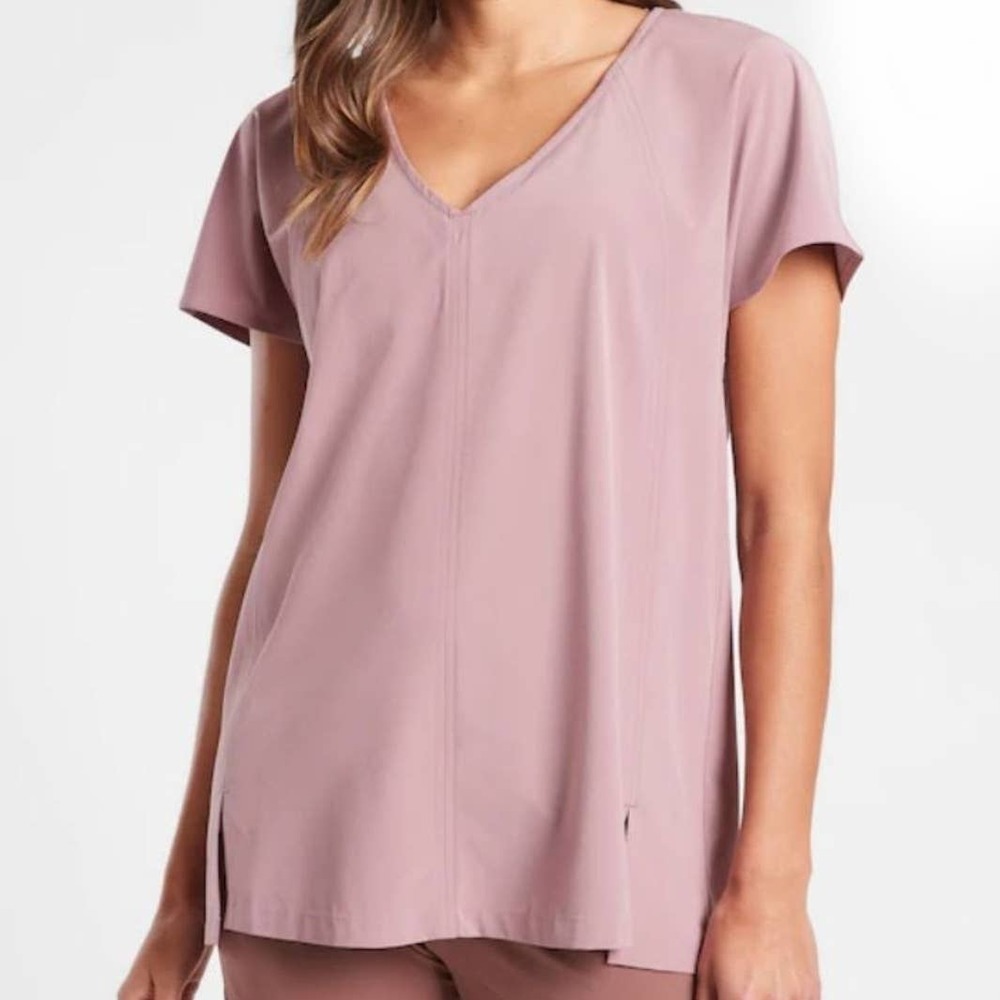 Athleta Boulevard V-Neck Tee M Lavender Purple Tech Fabric Short Sleeve